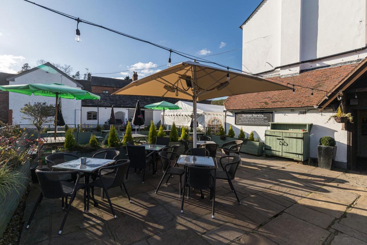Hotel The Littleton Arms Penkridge Esterno foto