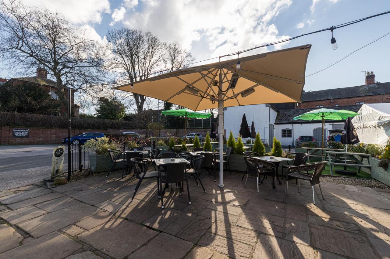 Hotel The Littleton Arms Penkridge Esterno foto
