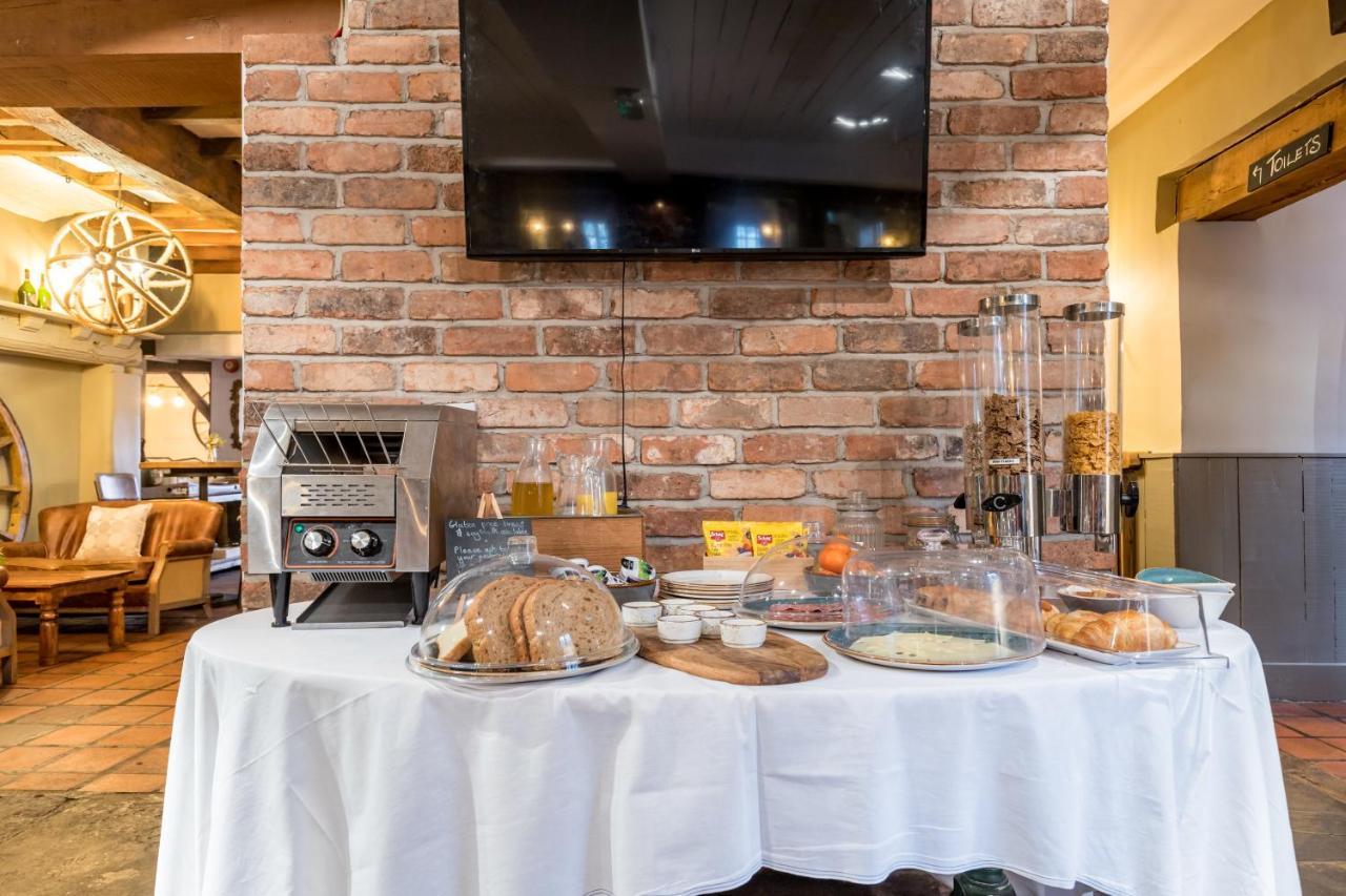 Hotel The Littleton Arms Penkridge Esterno foto