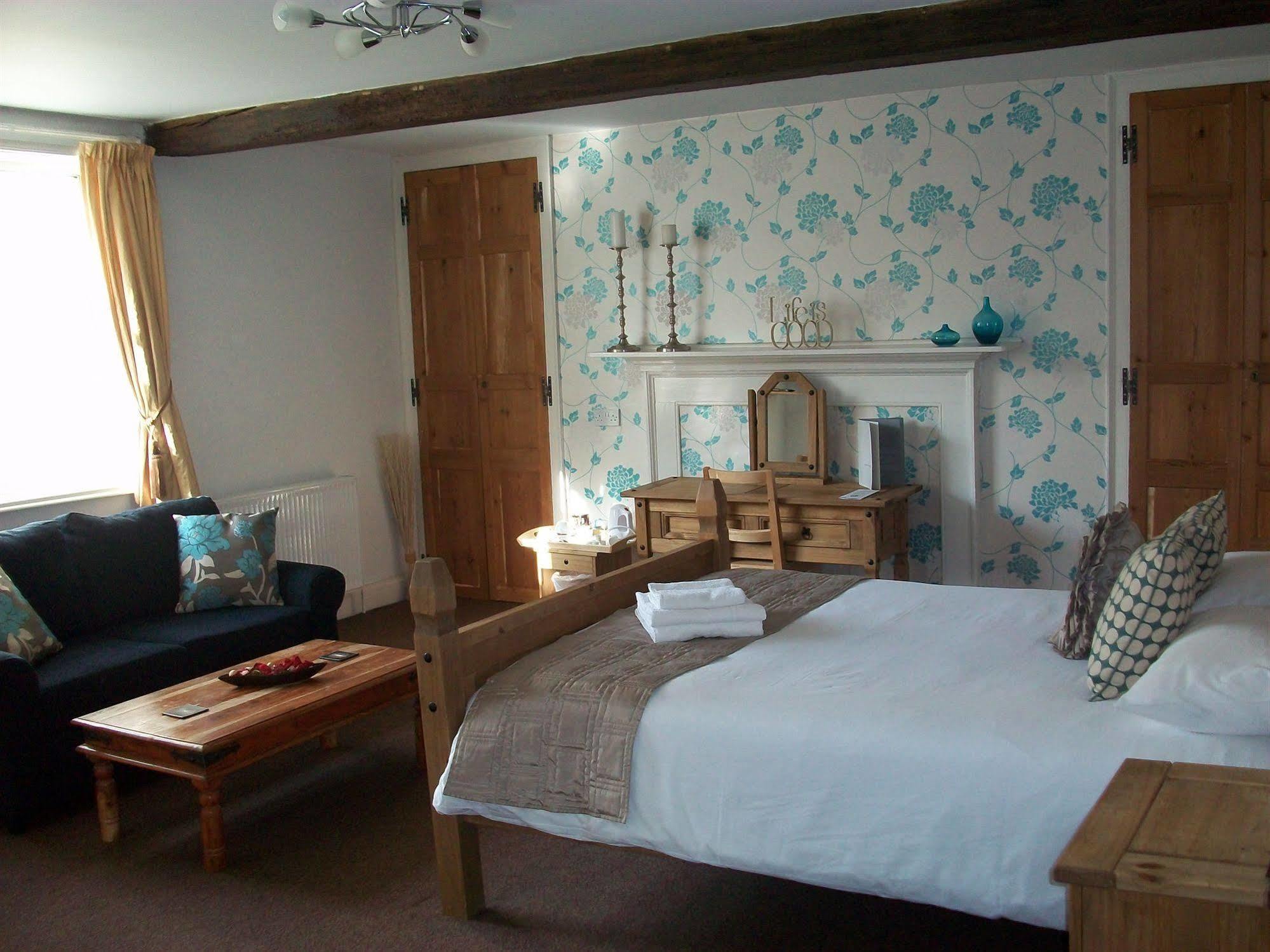Hotel The Littleton Arms Penkridge Esterno foto