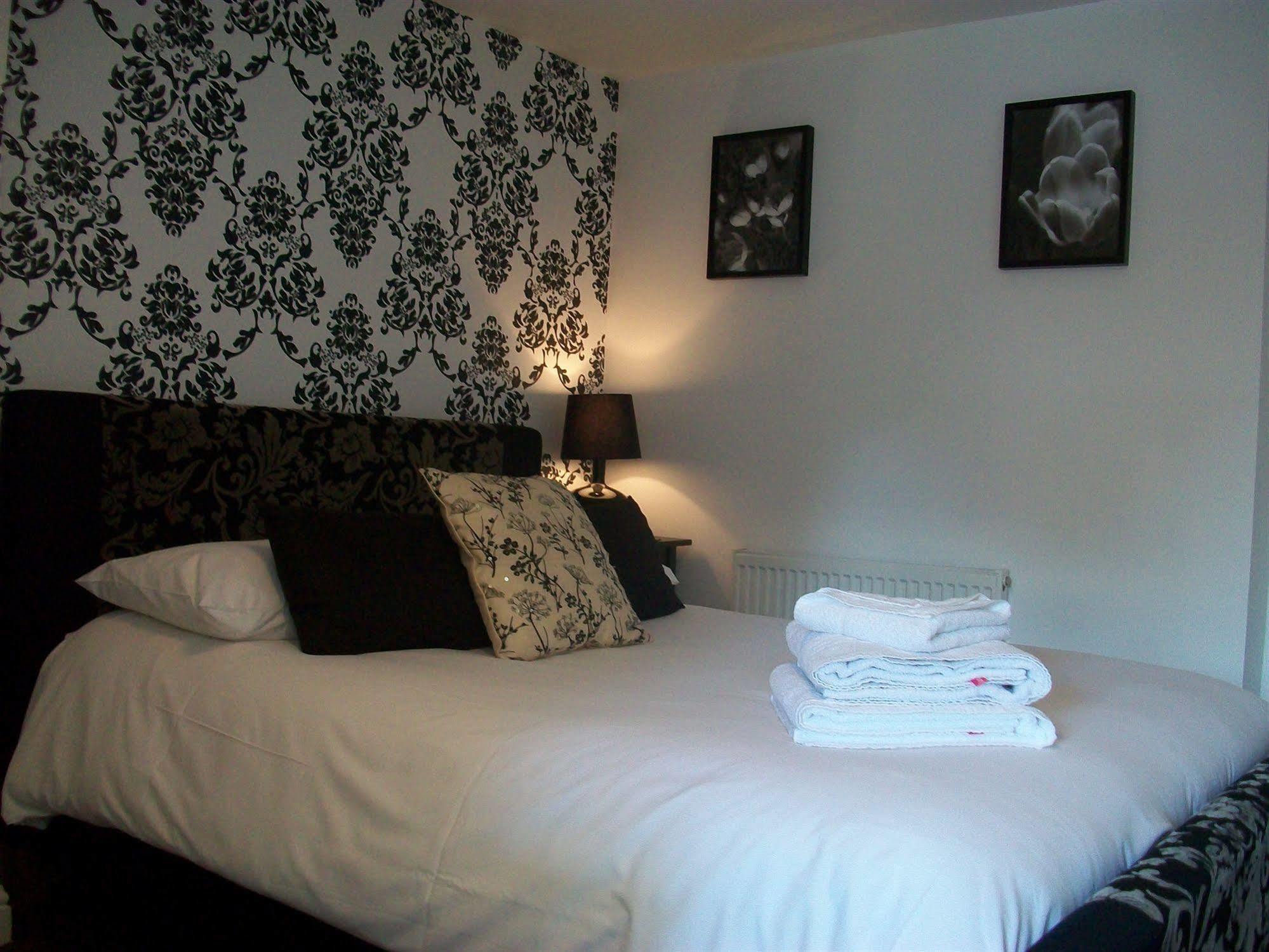 Hotel The Littleton Arms Penkridge Esterno foto