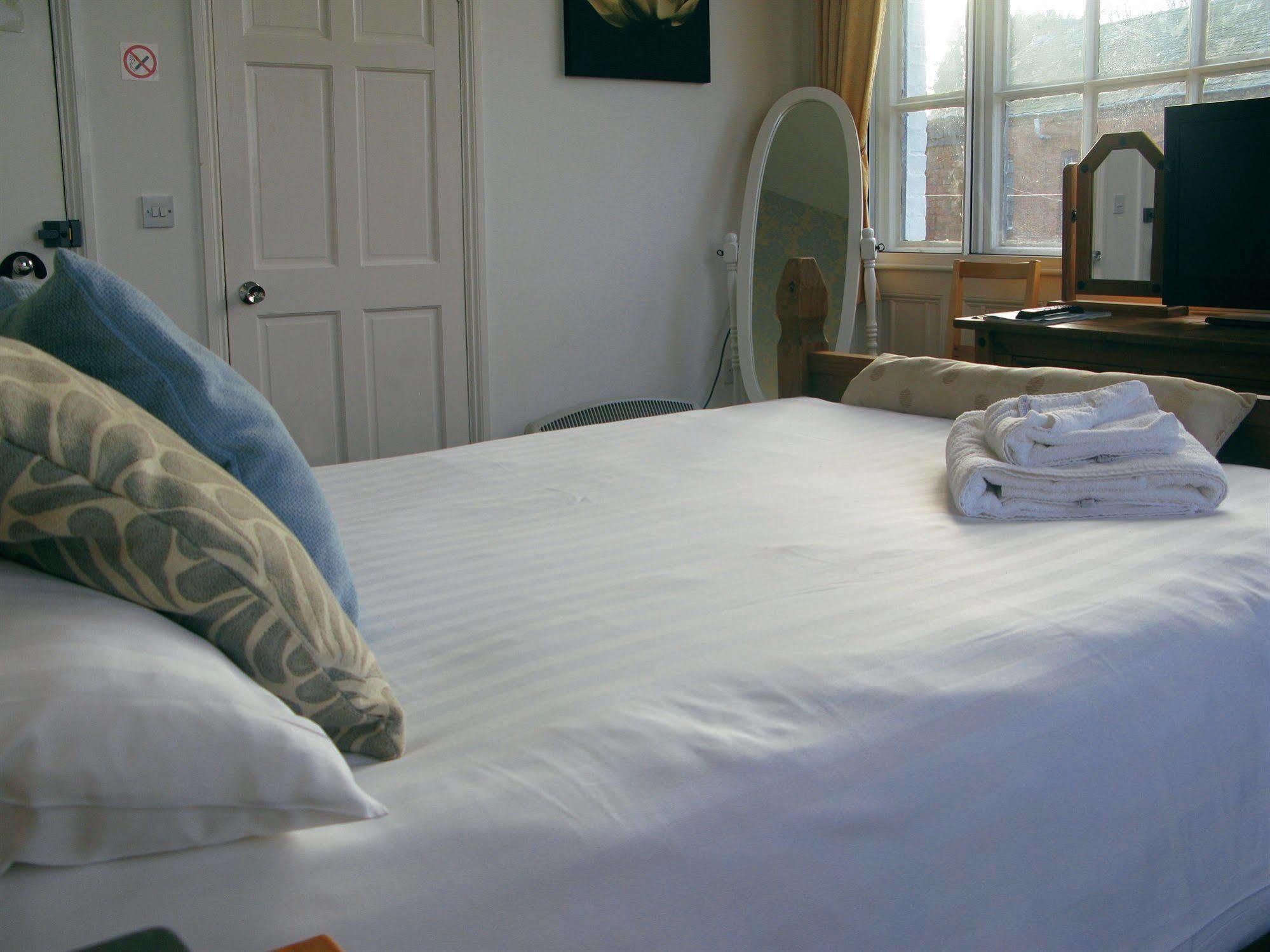 Hotel The Littleton Arms Penkridge Esterno foto