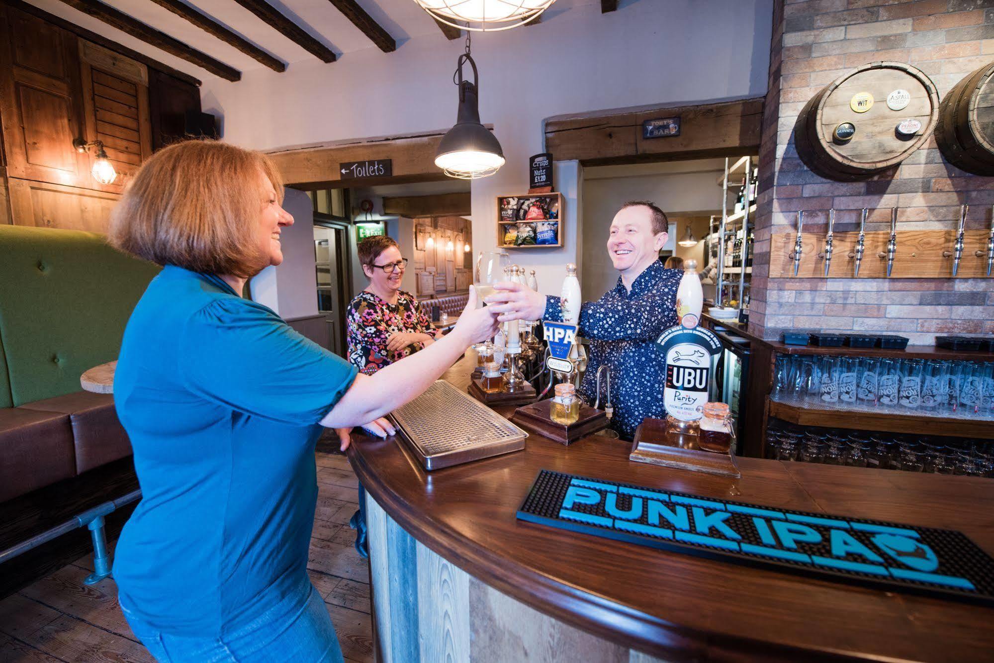 Hotel The Littleton Arms Penkridge Esterno foto